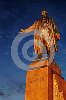 Vladimir Lenin statue monument