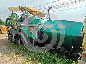 VOGELE VISION 5203-2 WHEELED ASPHALT PAVER