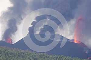Volcanic eruption of Cumbre Vieja. photo