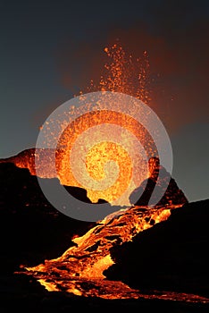 Volcán explosión 