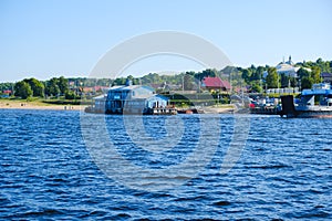 Pier Upper Uslon, ferry