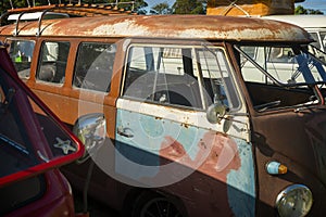 Volks wagen Kombi rusty old show vintage cars