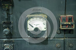 Volt meter