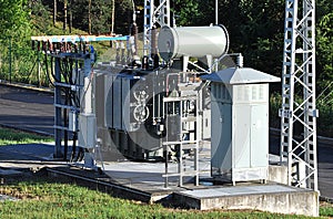 Voltage transformers in distribution substations