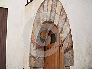 Voussoir arch of a typical house in Aren, Huesca, Aragon, Spain, Europe