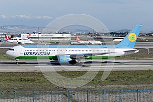VP-BUE Uzbekistan Airways Boeing 767-375