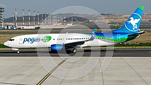 VQ-BGY Ikar Pegas, Boeing 737-800