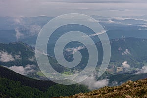 Vrátna dolina, Boboty, Štefanová, pohľad z Pekelníka, národný park malá Fatra, slovensko, jarný deň