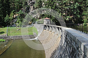 Vresnik dam