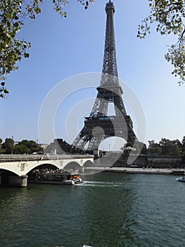 Vue de la Tour Eiffel avec la Seine, View of the Eiffel tower in Paris photo