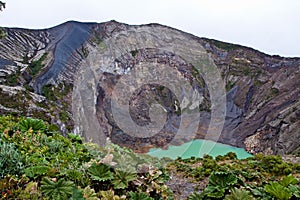 Vulcano Irazu with green lake photo