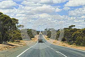 WA Long road truck van