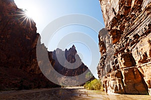 Wadi Disah, also known as Wadi Qaraqir, is a 15 kilometer long canyon running through the Jebel Qaraqir