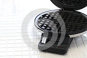 Waffle maker machine, waffle maker, waffle iron