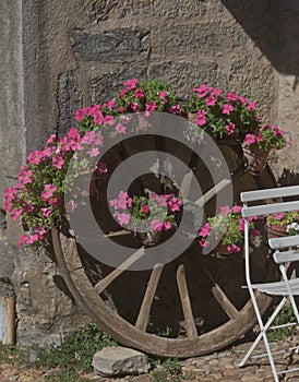 Wagon Wheel Flower Display