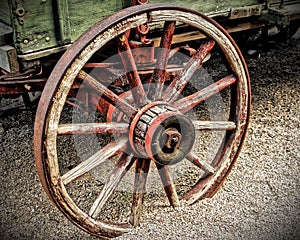 Wagon Wheel in HDR