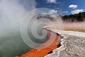 Wai-O-Tapu-Champagne rpool