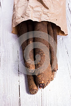 Waistband salsify in paper bag