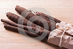 Waistband salsify in paper bag