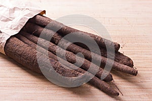 Waistband salsify in paper bag