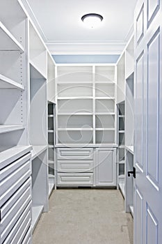 Walk-in closet photo