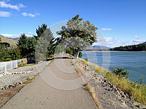 Walking along the paths of the North Thompson river in Kamloops, british columbia on a beautiful sunny fall day