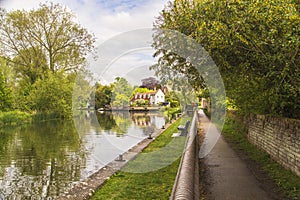 Walking along the river path at Hemingford Gray