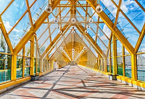 Walking inside Pushkinsky Pedestrian Covered Bridge in central M