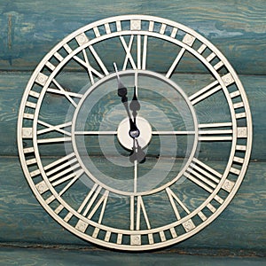 Wall clock showing 11.55