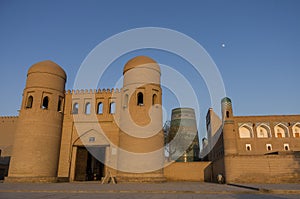 Wall of Itchan Kala (Ichon Qala) - west gate (Ata Darvoza) - Khiva, Xorazm Province - Uzbekistan - Town on the silk road