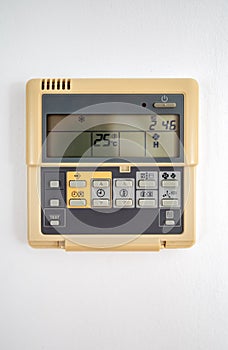 Wall-mounted digital thermostat