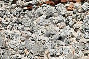 Wall of natural stone
