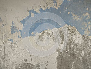 wall paint that is peeling