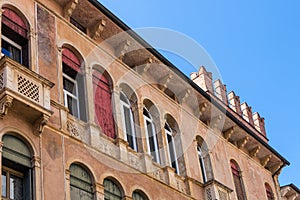 Wall of palazzo Negri De Salvi oggi Casarotti