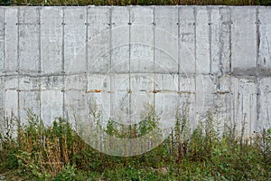 Wall of reinforced concrete