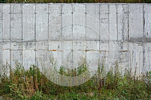 Wall of reinforced concrete