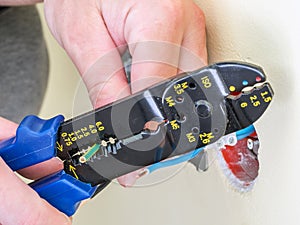 Wall socket assembling