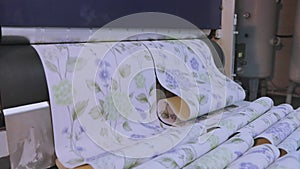 Wallpaper conveyor, non-woven wallpaper on the conveyor line, industrial interior