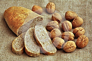 Walnut bread