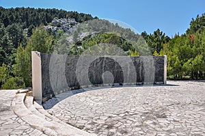 War memorial dedicated to 395 fallen Yugoslav partisans and civilians killed in Italian and ustasha concentration camps.