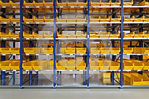 Warehouse bin trays