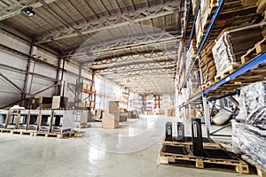 Warehouse and pallets