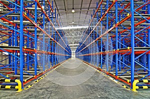 Warehouse shelving storage metal pallet racking system photo