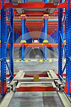 Warehouse storage inside shelving metal pallet racking systems