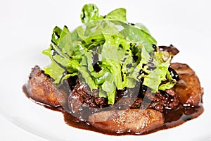 Warm salad with chicken livers