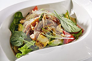 Warm Salad with Chicken, Vegetables and Pineapple