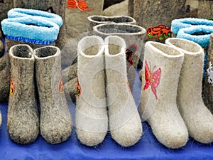 Warm shoes for children made of felt (boots)