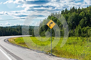 Warning for a curve to the right sign