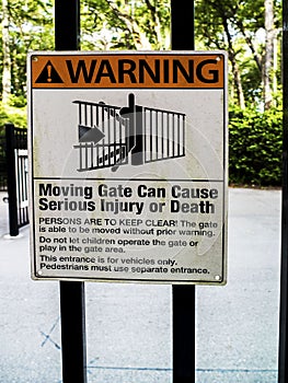 Warning Moving Gate Metal Sign