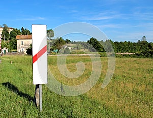 Warning road sign distance from railroad crossing